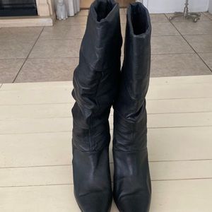 Julia leather uppers swashbuckle style heeled boots in size 8.5